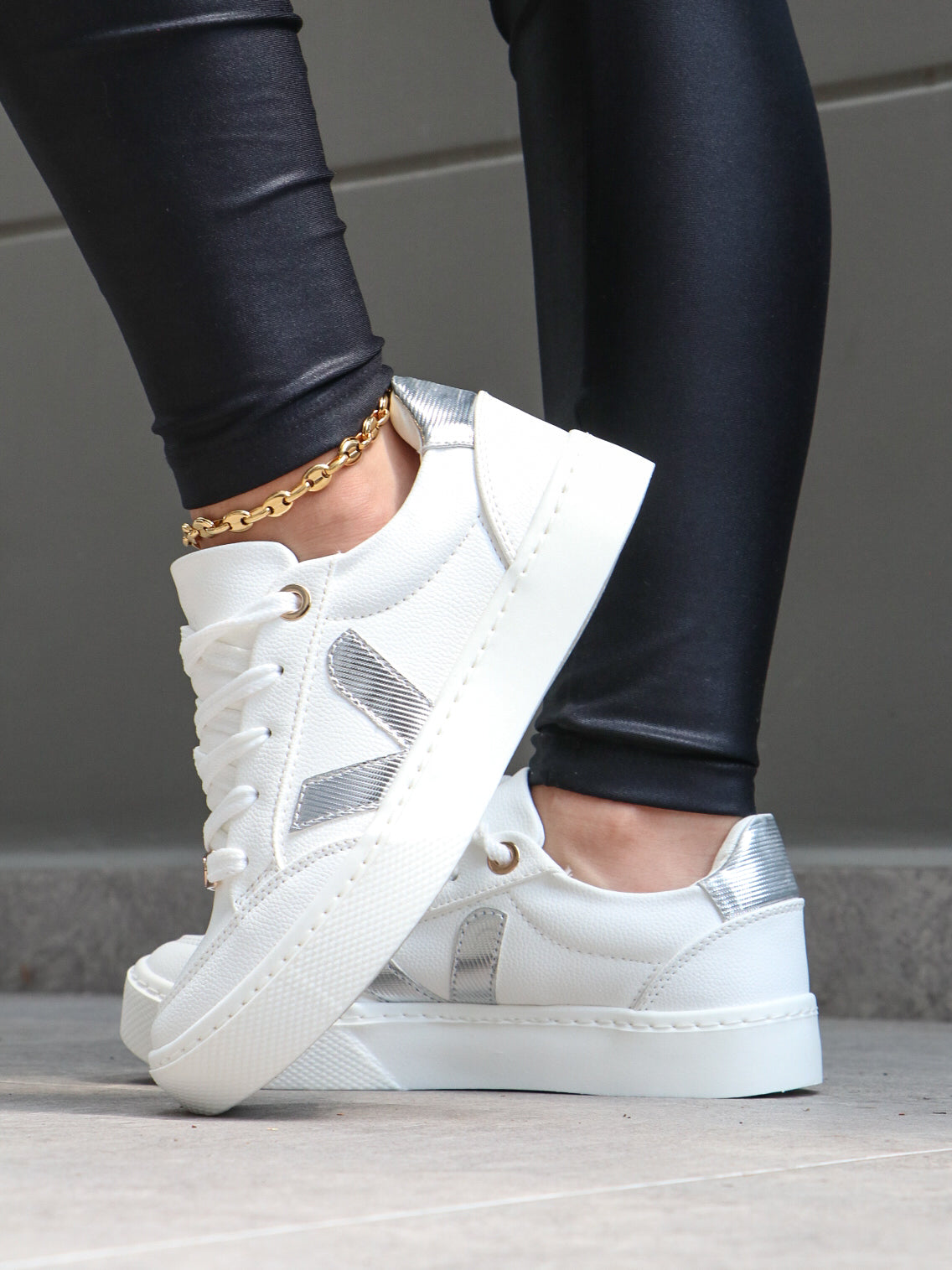 VEJA 2324