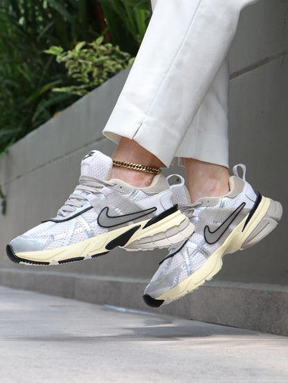 NIKE V2K Y5