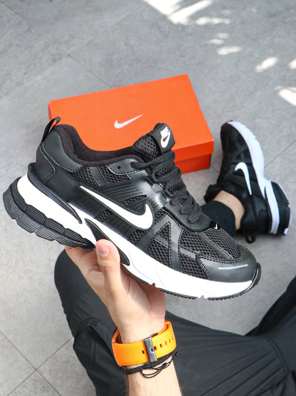 NIKE V2K Y5