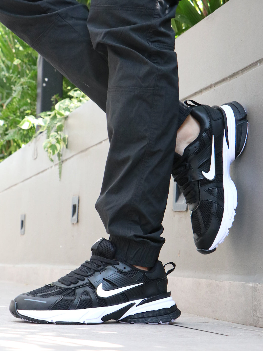 NIKE V2K Y5
